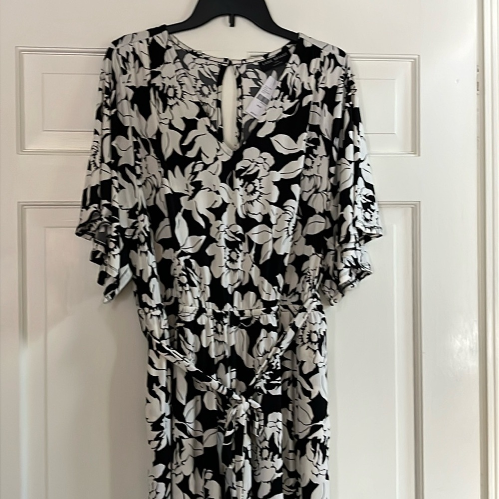 Jumpsuit NWT Wide Leg Stretchy Flow-y Fabric